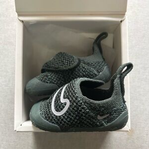 Toddler/Walker Nike Swoosh Shoes Sz4